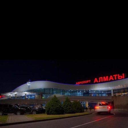 Ахметова 12 Apartment Almaty Bagian luar foto